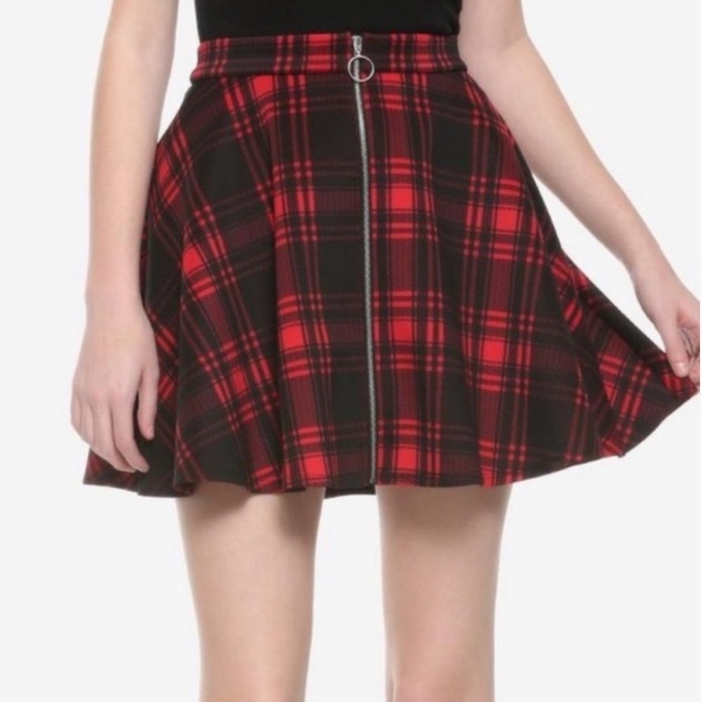 Hot Topic Buffalo Plaid Zip Front Skater Mini Skirt with Pockets Red Black Small - Picture 9 of 9